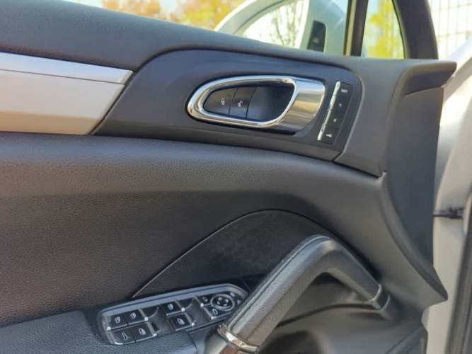 PORSCHE CAYENNE 2016