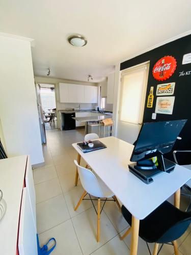 VENTA CASA CHICUREO SECTOR SANTA ELENA COLEGIO PUMAHUE