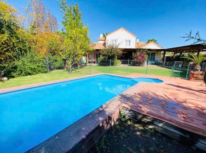 VENTA CASA CONDOMINIO COLEGIO SAN JOSE DE CHICUREO