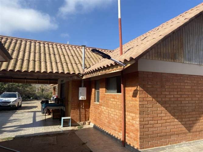 CASA CAMINO ALTOVALSOL A LAS ROJAS / FRENTE A PARQUE ACUATICO LAS CURUNINAS