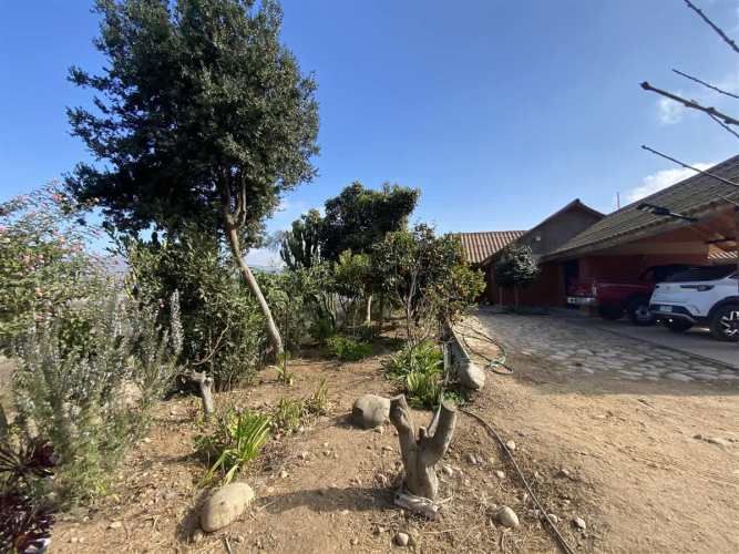 CASA CAMINO ALTOVALSOL A LAS ROJAS / FRENTE A PARQUE ACUATICO LAS CURUNINAS