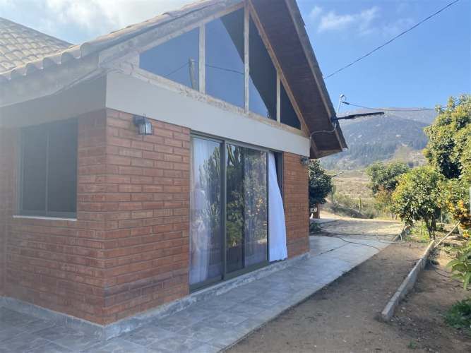 CASA CAMINO ALTOVALSOL A LAS ROJAS / FRENTE A PARQUE ACUATICO LAS CURUNINAS