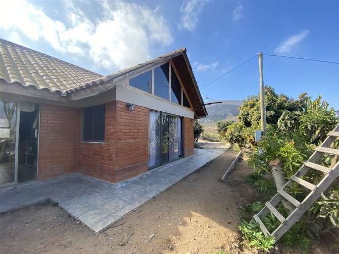 CASA CAMINO ALTOVALSOL A LAS ROJAS / FRENTE A PARQUE ACUATICO LAS CURUNINAS