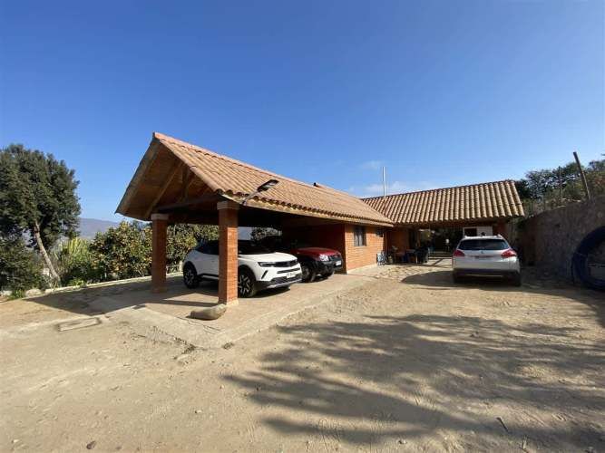 CASA CAMINO ALTOVALSOL A LAS ROJAS / FRENTE A PARQUE ACUATICO LAS CURUNINAS