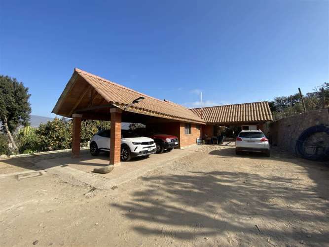 CASA CAMINO ALTOVALSOL A LAS ROJAS / FRENTE A PARQUE ACUATICO LAS CURUNINAS