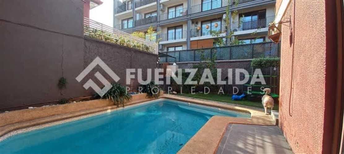 CASA Vasco de Gama / Los Aliaga Ñuñoa