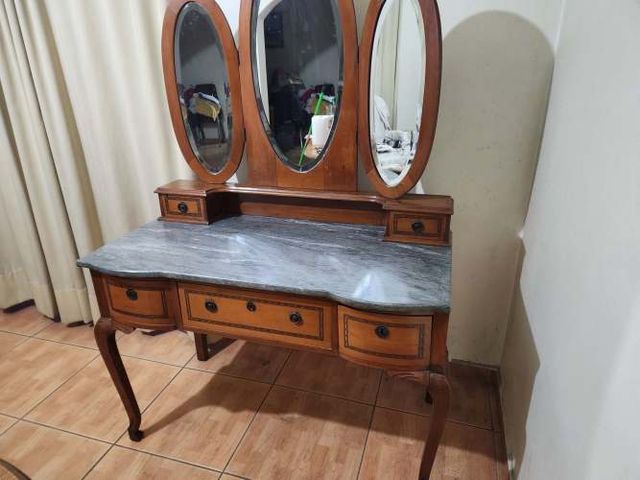 Toilette Cubierta Mármol // Estilo Reina Ana