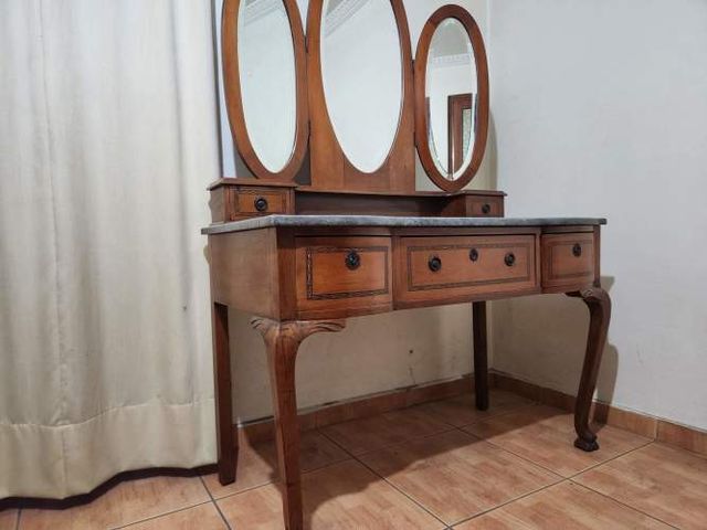 Toilette Cubierta Mármol // Estilo Reina Ana