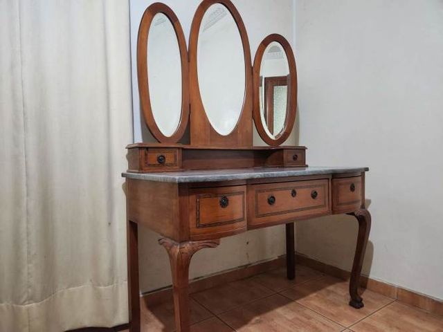 Toilette Cubierta Mármol // Estilo Reina Ana