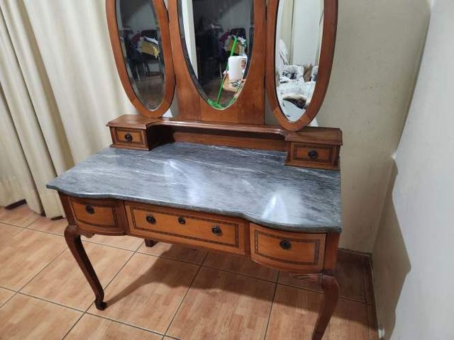 Toilette Cubierta Mármol // Estilo Reina Ana