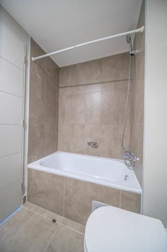 Edificio Cinco de Ab [3129-4]