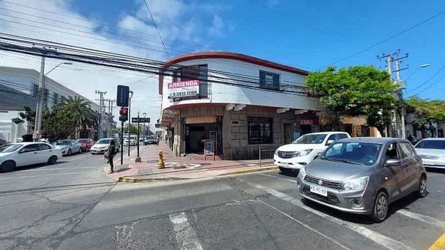 OFICINA AMPLIA OFICINA EN ARRIENDO EN PLENO CENTRO DE LA SERENA