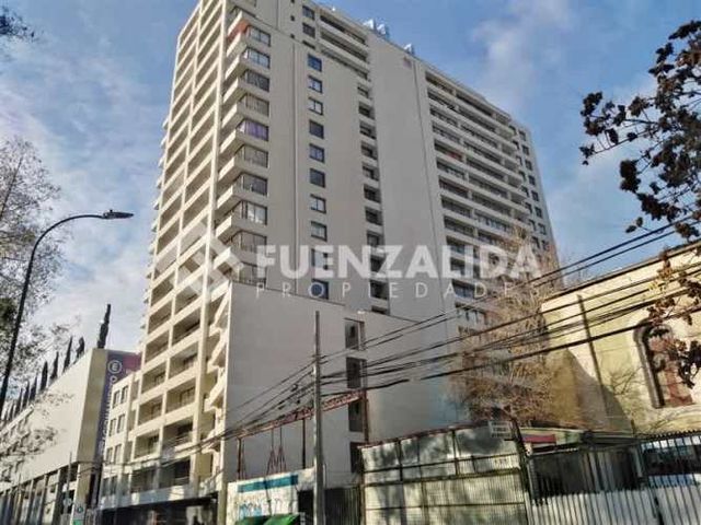 DEPARTAMENTO Av Independencia/Sergio Livingstone