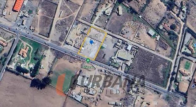 Sitio SITIO COMERCIAL CON CASAS NUEVAS Y MODULO VENTAS