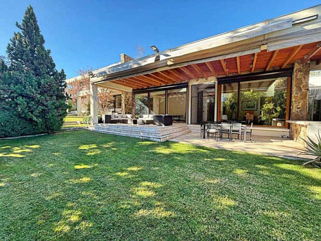 Lo Barnechea // Hermosa Casa en Condominio (101550)