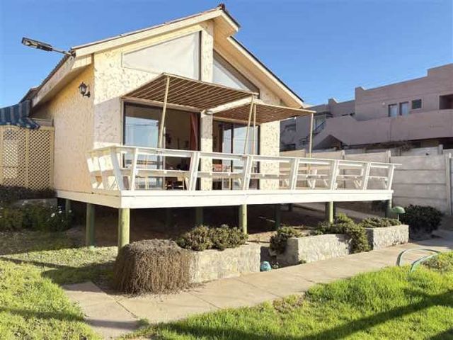 CASA Calle Navarino / Las Dunas