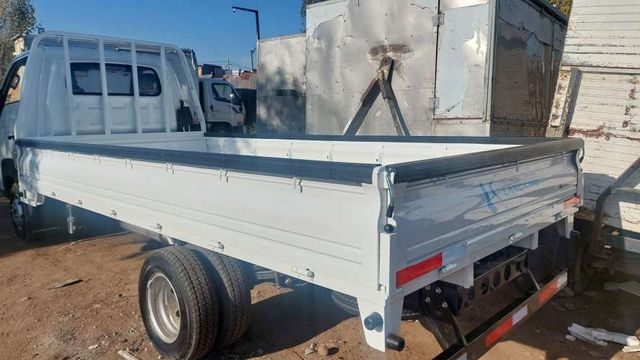 Carrocería Plana con Barandas 4.15 de largo NUEVA