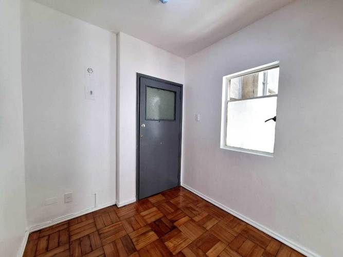 OF. 1P, 1R Y 1B A10 MIN. METRO MONEDA (101794)