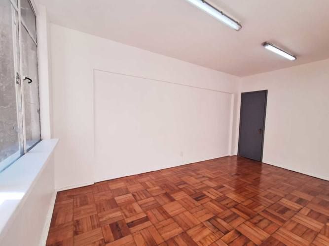 OF. 1P, 1R Y 1B A10 MIN. METRO MONEDA (101794)