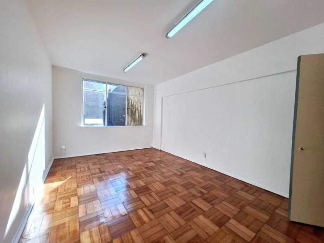 OF. 1P, 1R Y 1B A10 MIN. METRO MONEDA (101794)