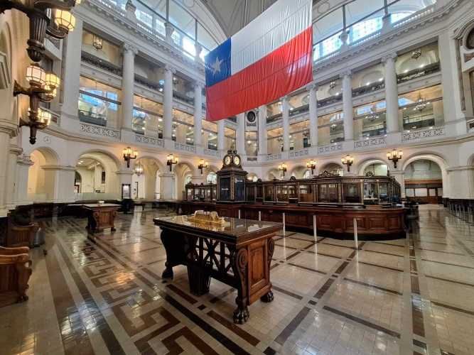 OF. 1P, 1R Y 1B A10 MIN. METRO MONEDA (101794)