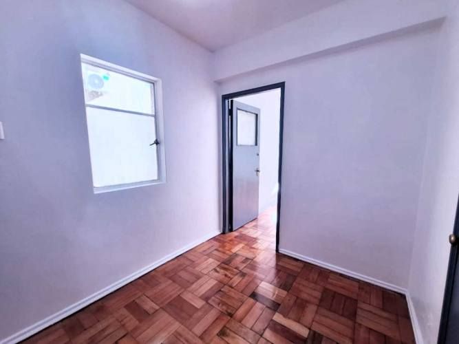 OF. 1P, 1R Y 1B A10 MIN. METRO MONEDA (101794)