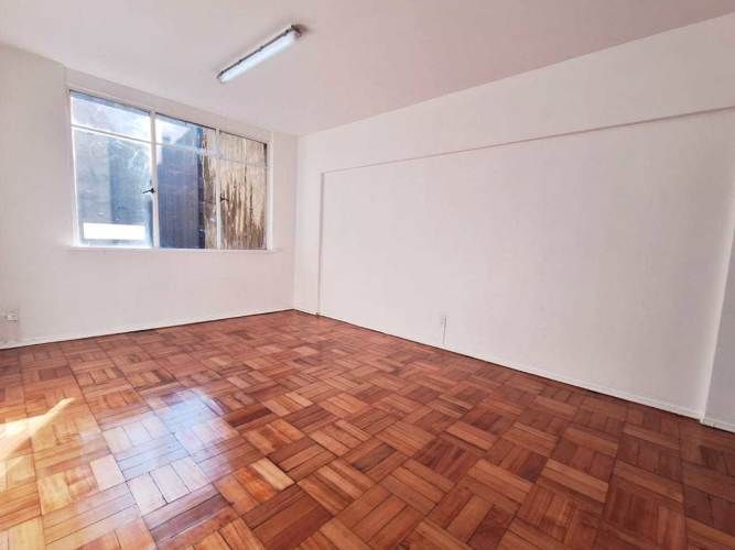 OF. 1P, 1R Y 1B A10 MIN. METRO MONEDA (101794)