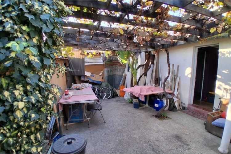 Casa en tranquilo y céntrico barrio}