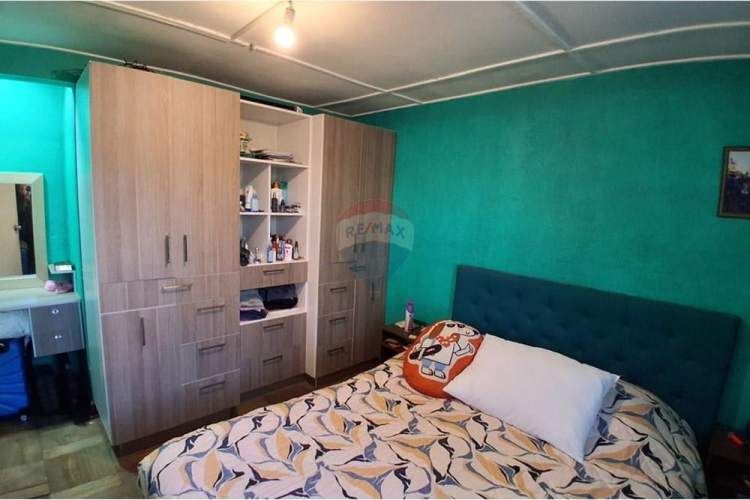 Casa en tranquilo y céntrico barrio}