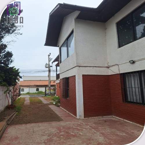 AMPLIA CASA EN VENTA, UBICADA EN PEÑUELAS NORTE - COQUIMBO