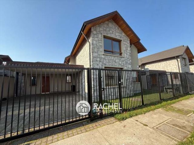 SE VENDE LINDA CASA SECTOR PONIENTE- MIRADOR DE LA FRONTERA