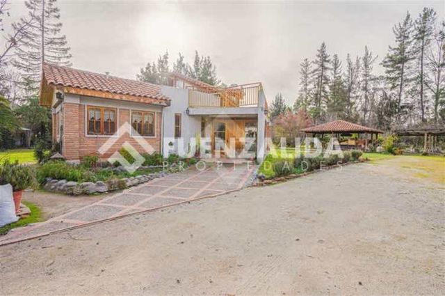 CASA El Cruceral II/Victoria Subercaseaux