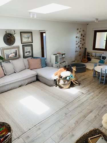 OPORTUNIDAD! CASA CHILENA 1 PISO A PASOS COLEGIO PEDREGALES