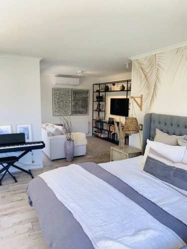 OPORTUNIDAD! CASA CHILENA 1 PISO A PASOS COLEGIO PEDREGALES