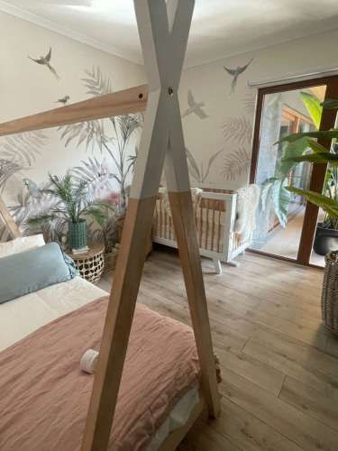 OPORTUNIDAD! CASA CHILENA 1 PISO A PASOS COLEGIO PEDREGALES