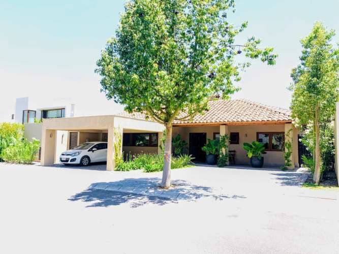 OPORTUNIDAD! CASA CHILENA 1 PISO A PASOS COLEGIO PEDREGALES