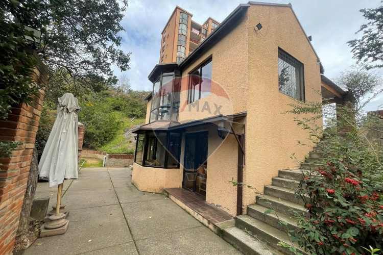 ¡tu paraíso en reñaca alto aguarda!