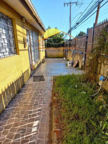 Amplia casa, 4 dormitorios, terreno de 500 mts2. Cod-2379