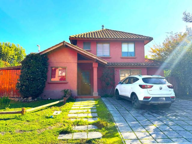 CASA CON PISCINA  4 D 3 B EN AYRES DE CHICUREO