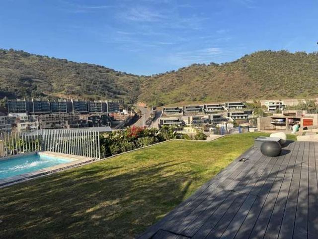 CASA Luminosa casa en condominio Los Litres