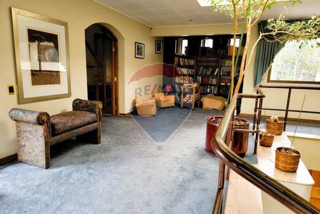 Venta casa costado clinica con 5d y 6b