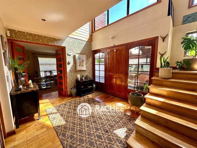 Maravillosa Casa remodelada sector Avda Alemania