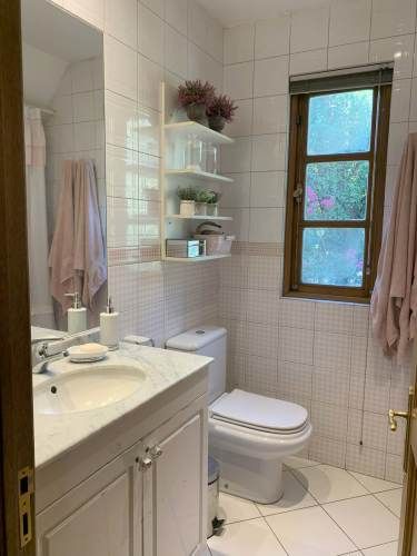 VENTA CASA ESTILO INGLÉS FRENTE AL SANTIAGO COLLEGE, LOS TRAPENSES