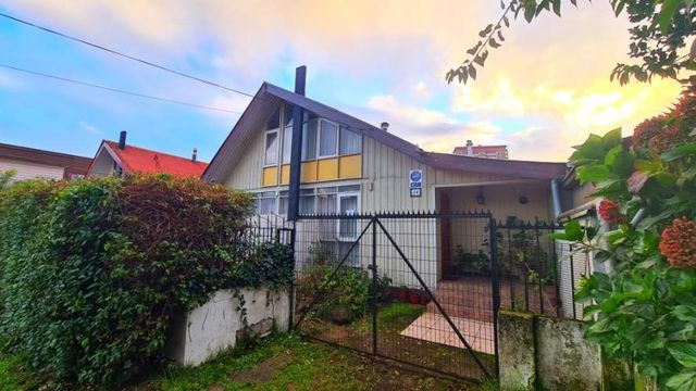 VENDO PROPIEDAD ANTIGUA EXCELENTE UBICACIÓN