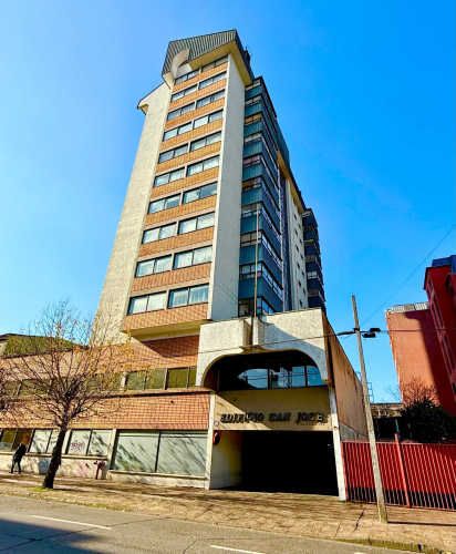 Buscas un amplio departamento lado del centro y cerca de todo.