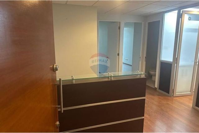 ¡oficina en las condes ideal médico - comercial!