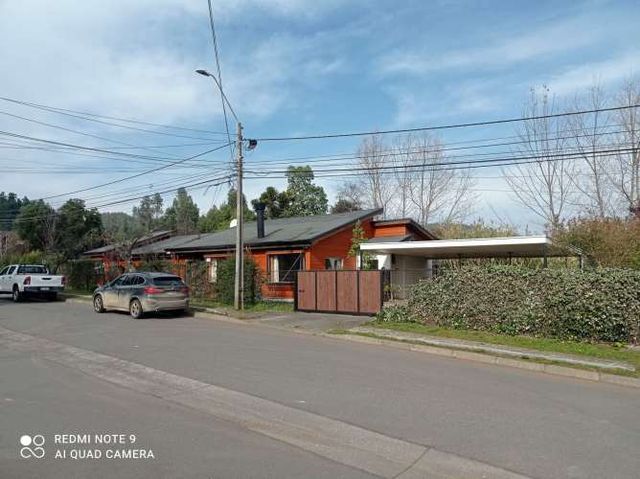 BUENA CASA MADERA UN PISO , EN MEJOR BARRIO PENCO