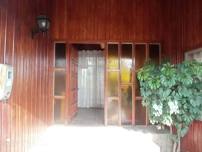 BUENA CASA MADERA UN PISO , EN MEJOR BARRIO PENCO