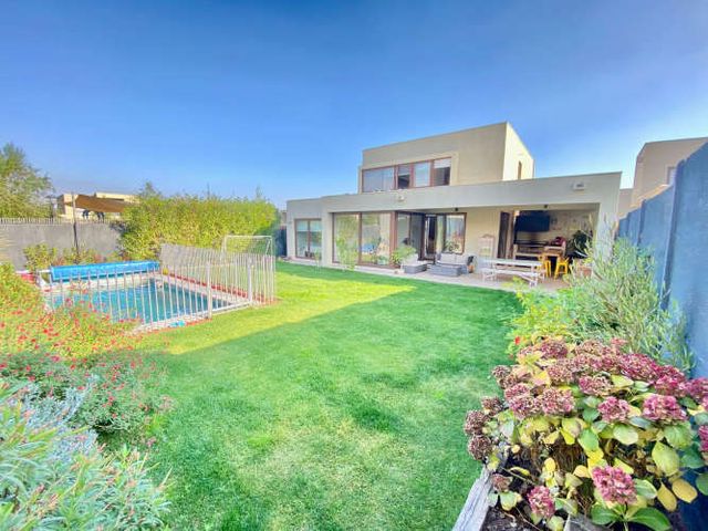 VENTA CASA MEDITERRANEA PIEDRA ROJA