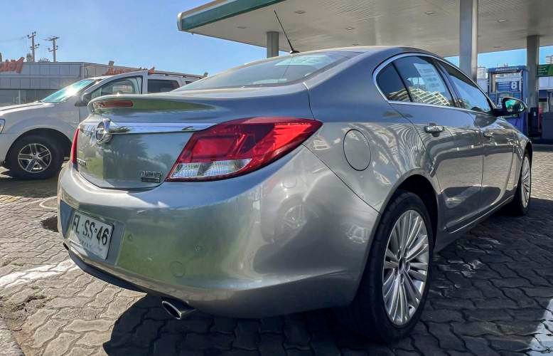 Opel Insignia Cosmo 2.0T AT6 excelente estado